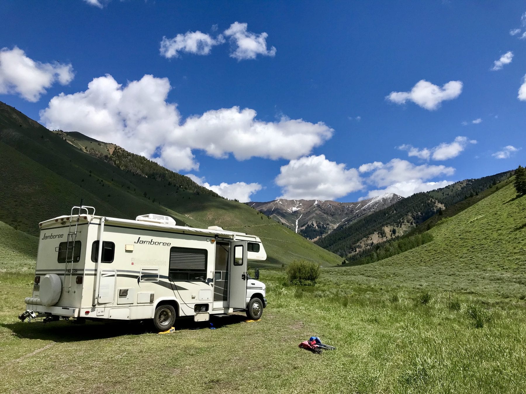 lake creek road camping